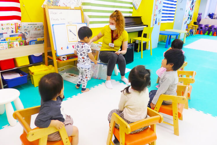 バケーションキッズの英会話レッスンの様子